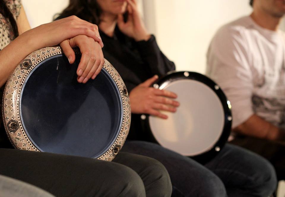 Percusión colectiva en el trabajo de cierre